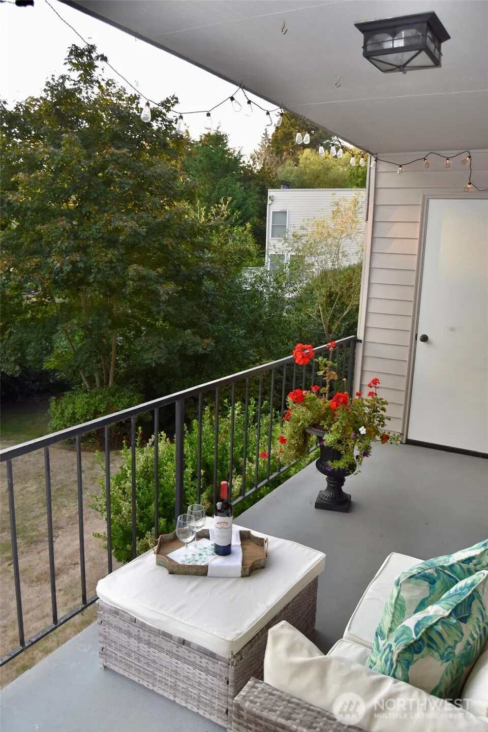 321 Bellevue Way SE #202, Bellevue, WA 98004