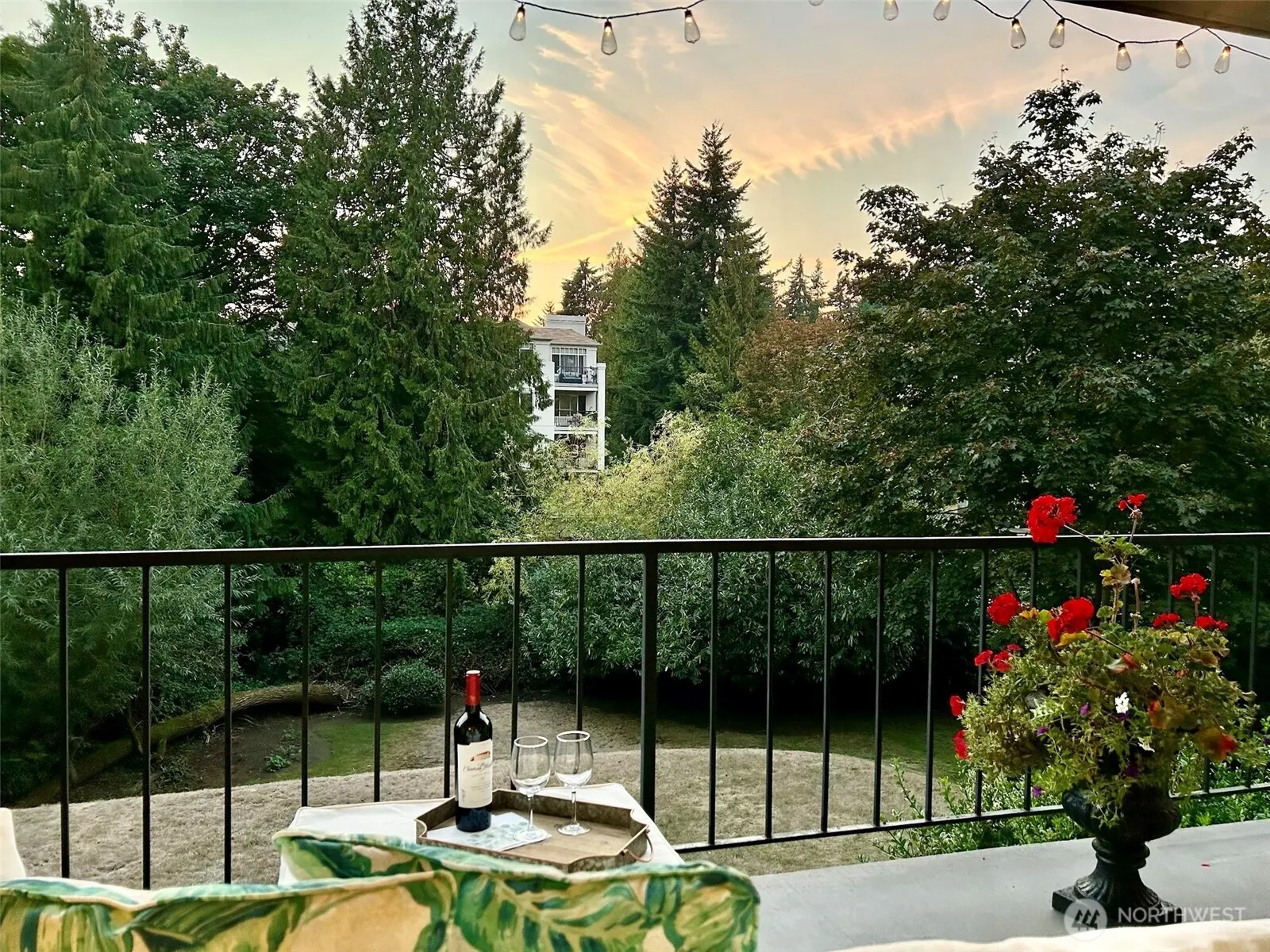 321 Bellevue Way SE #202, Bellevue, WA 98004