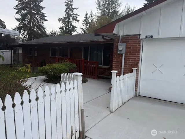 11605 SE 258th Street , Kent, WA 98030