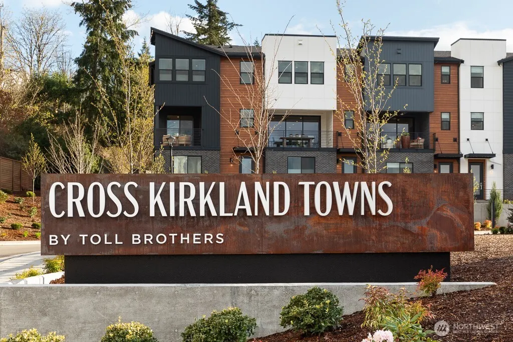 10808 (HS 55) 120TH Lane NE #D, Kirkland, WA 98033