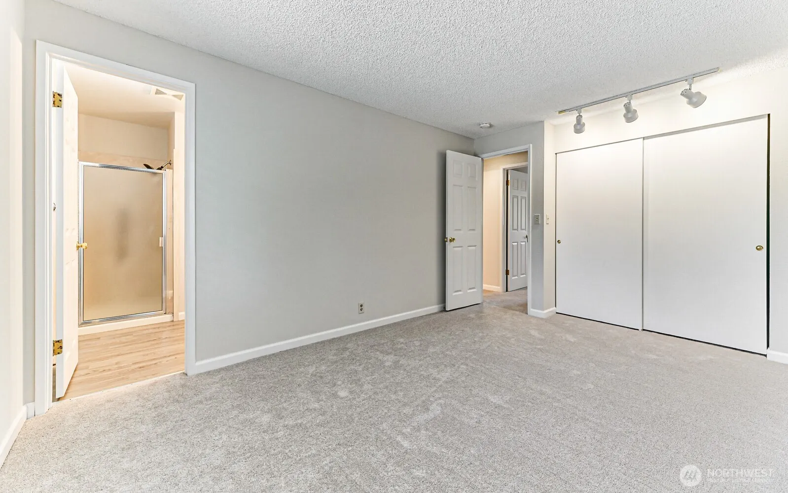 11818 103rd Avenue NE, Kirkland, WA 98034