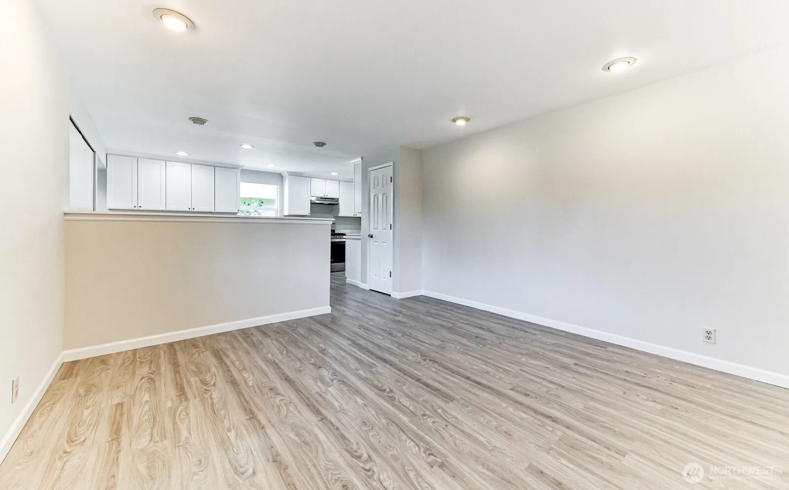 11818 103rd Avenue NE, Kirkland, WA 98034