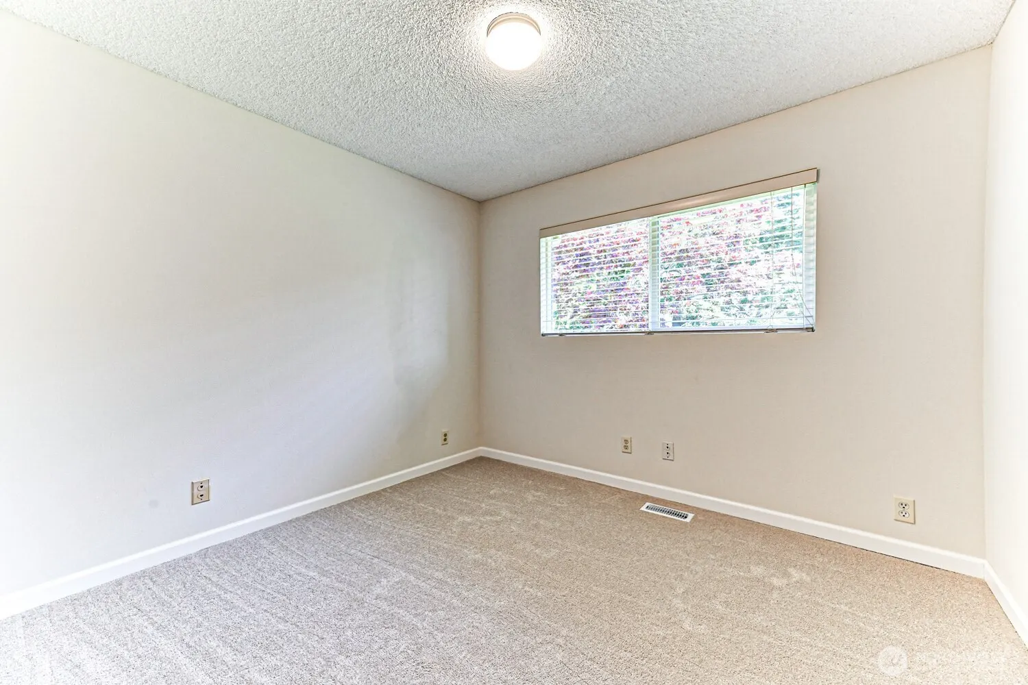 11818 103rd Avenue NE, Kirkland, WA 98034
