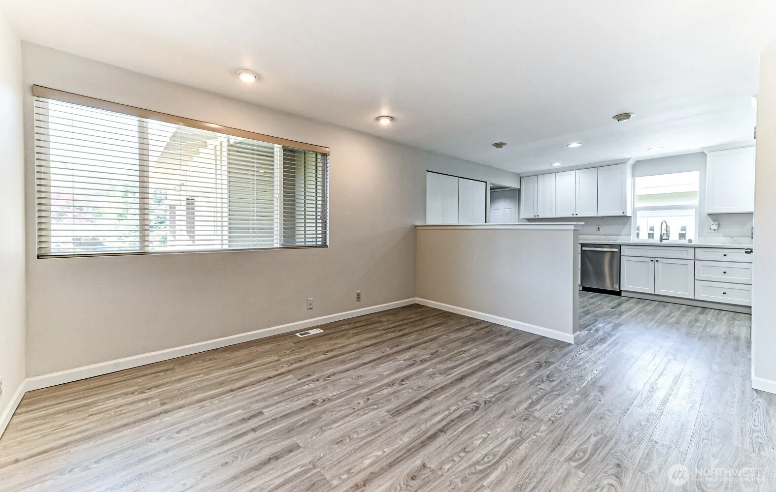 11818 103rd Avenue NE, Kirkland, WA 98034