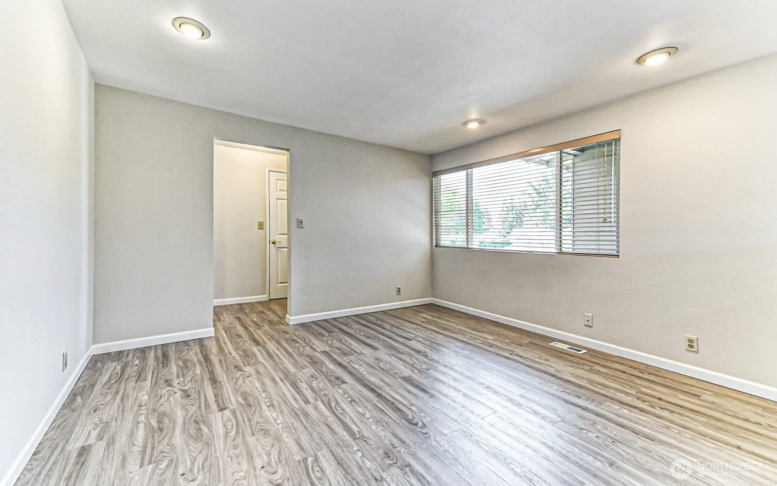 11818 103rd Avenue NE, Kirkland, WA 98034