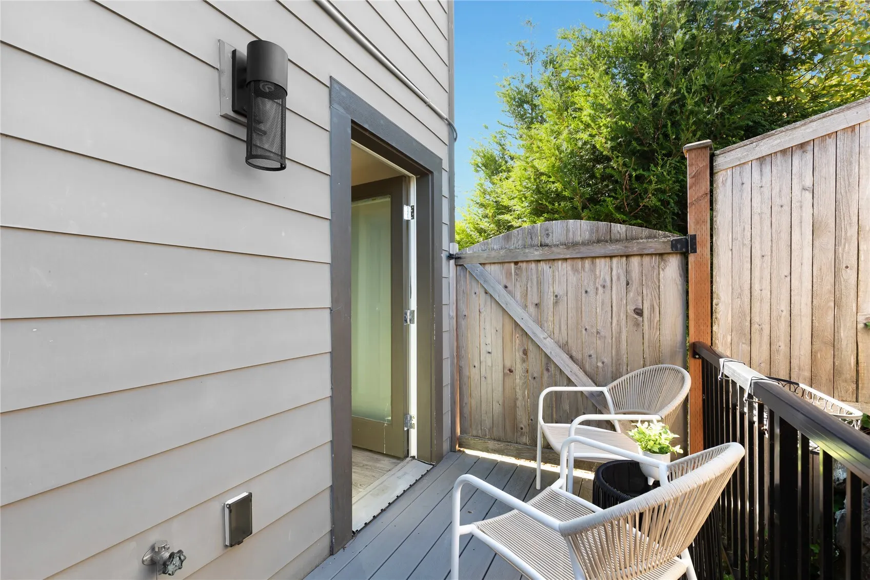 14111 74th Court NE #1, Kirkland, WA 98034