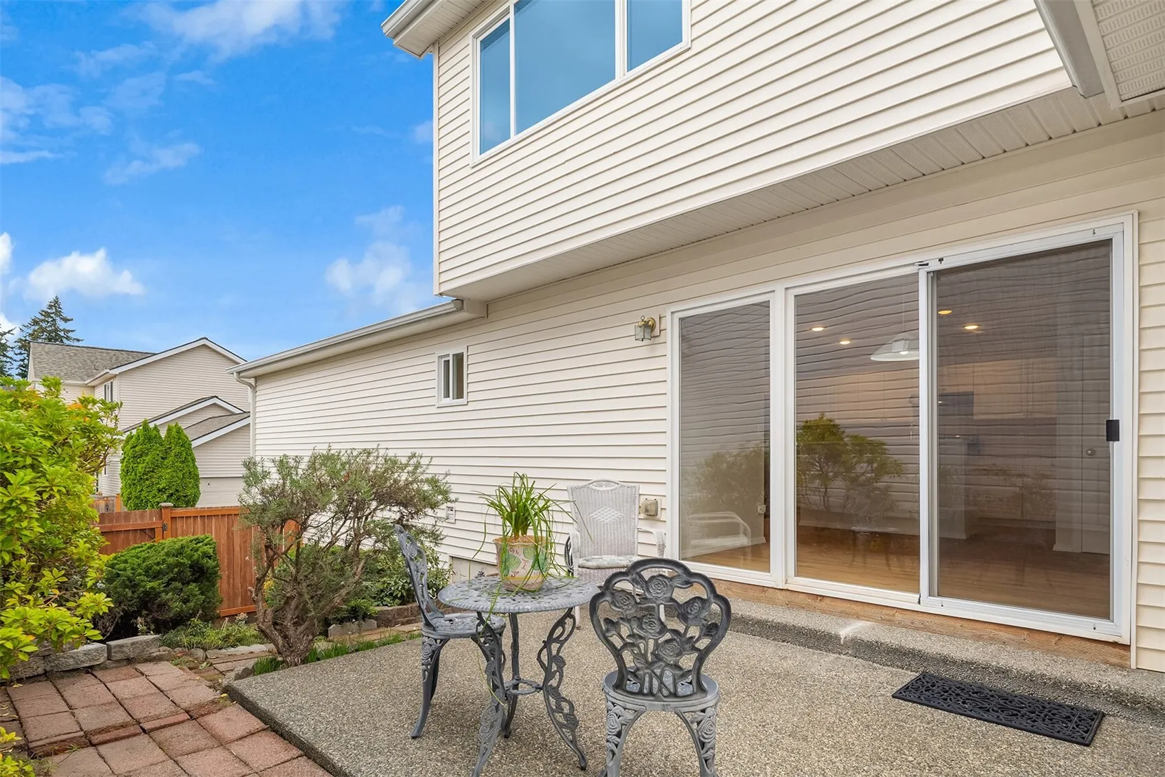 523 Redmond Place NE, Renton, WA 98056-3988