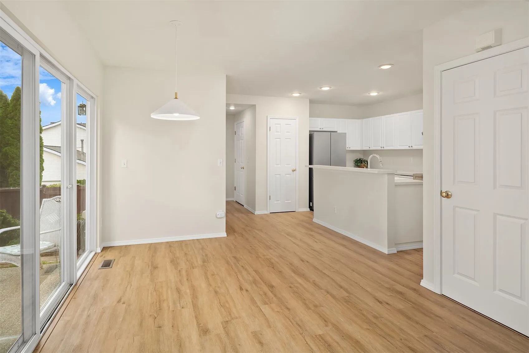 523 Redmond Place NE, Renton, WA 98056-3988
