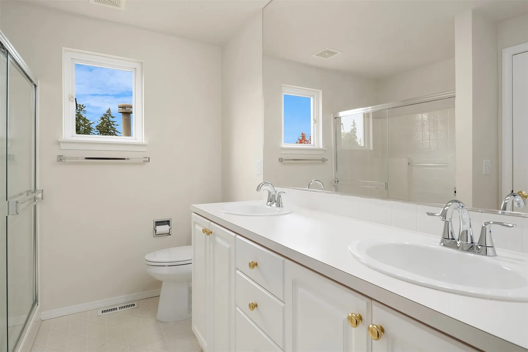 523 Redmond Place NE, Renton, WA 98056-3988