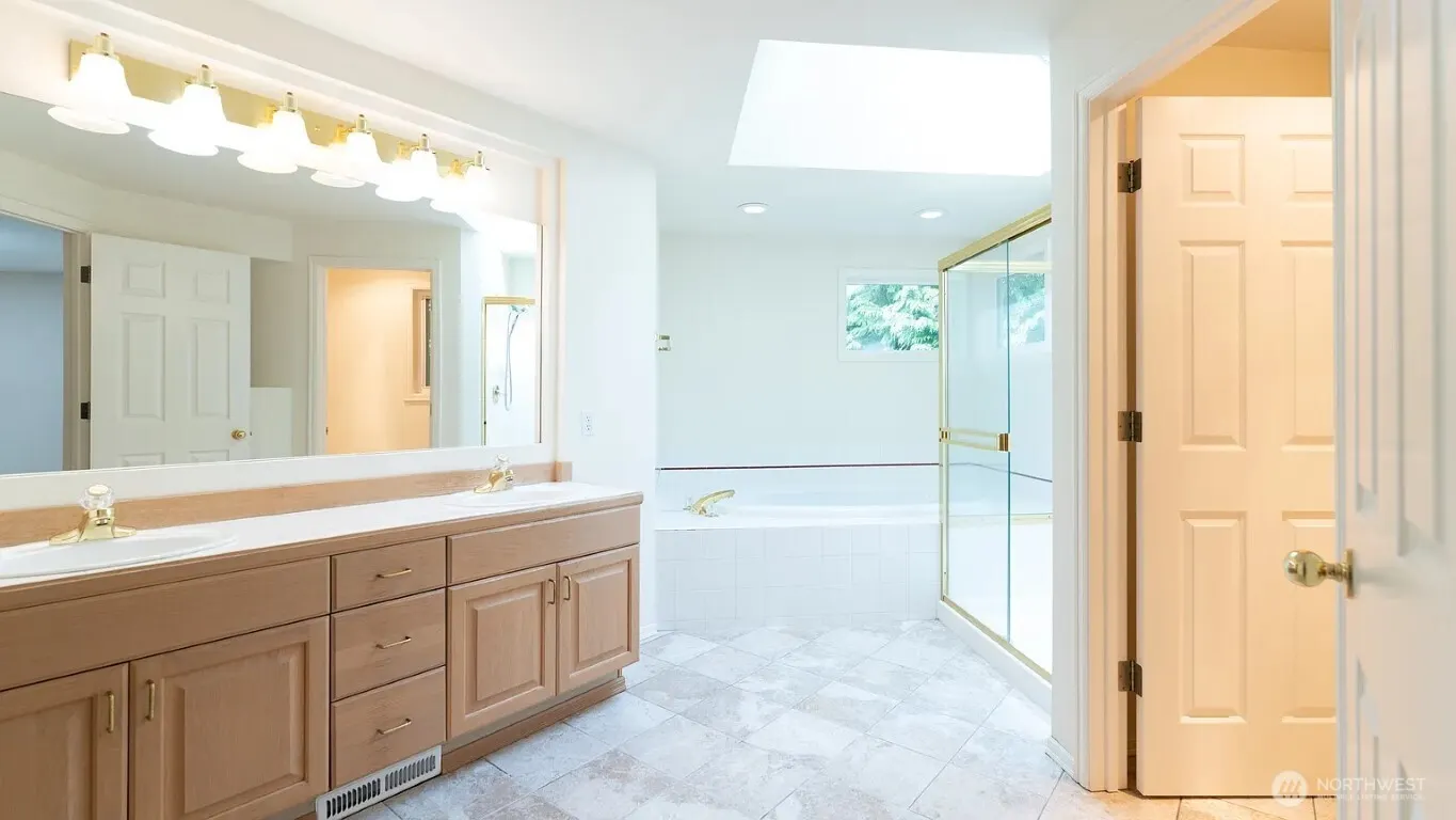16410 SE 56th Place , Bellevue, WA 98006