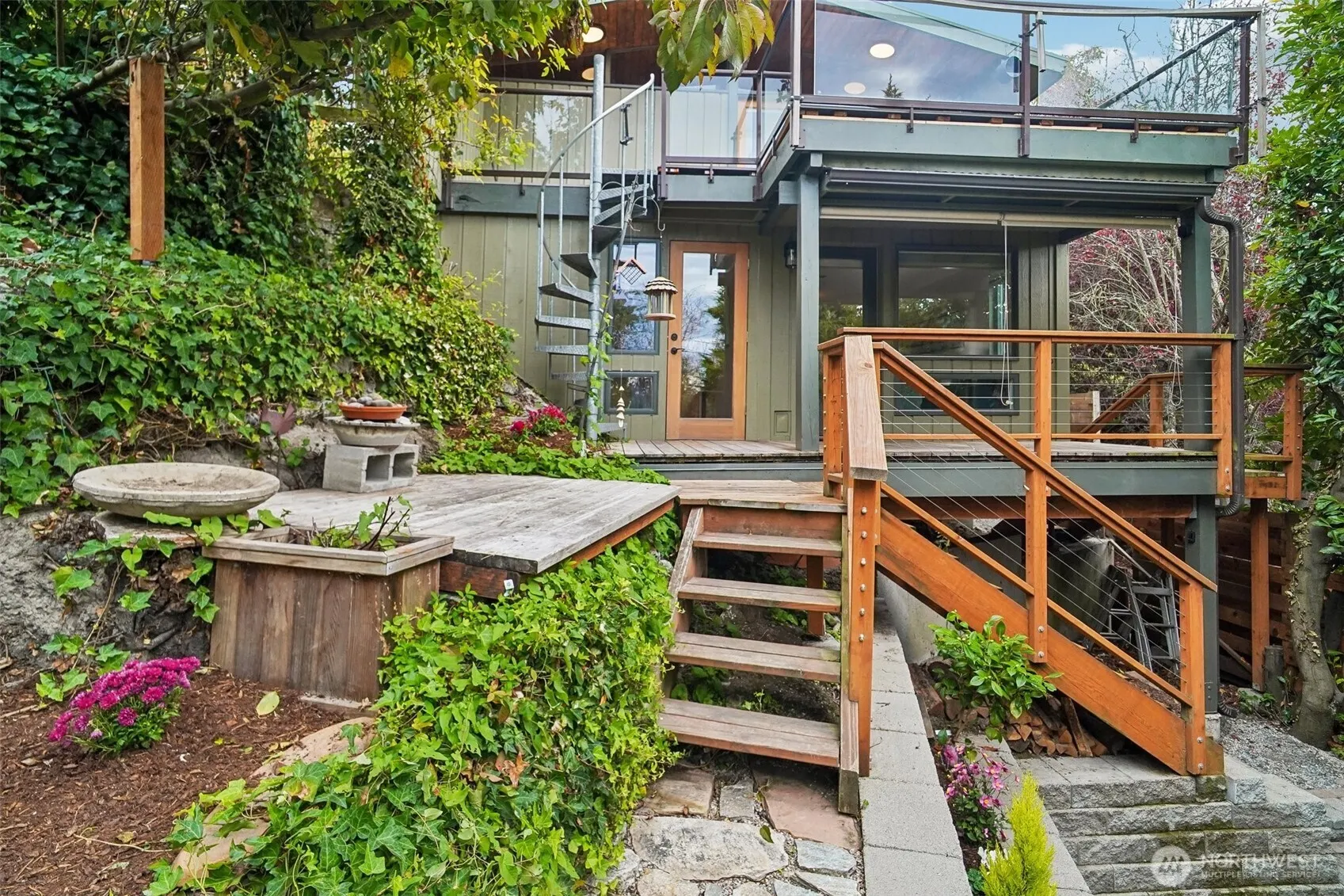 3611 30th Avenue W, Seattle, WA 98199