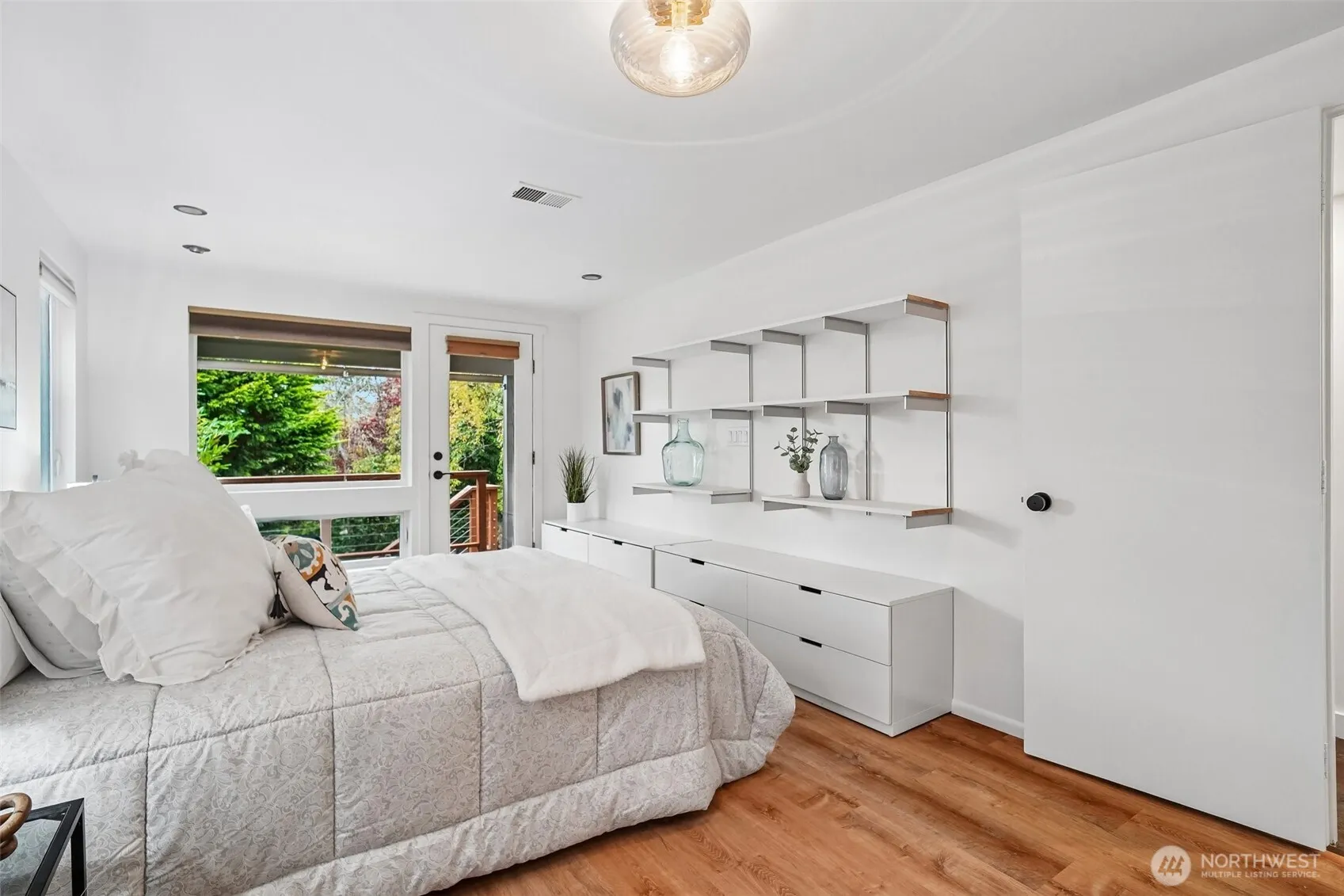 3611 30th Avenue W, Seattle, WA 98199