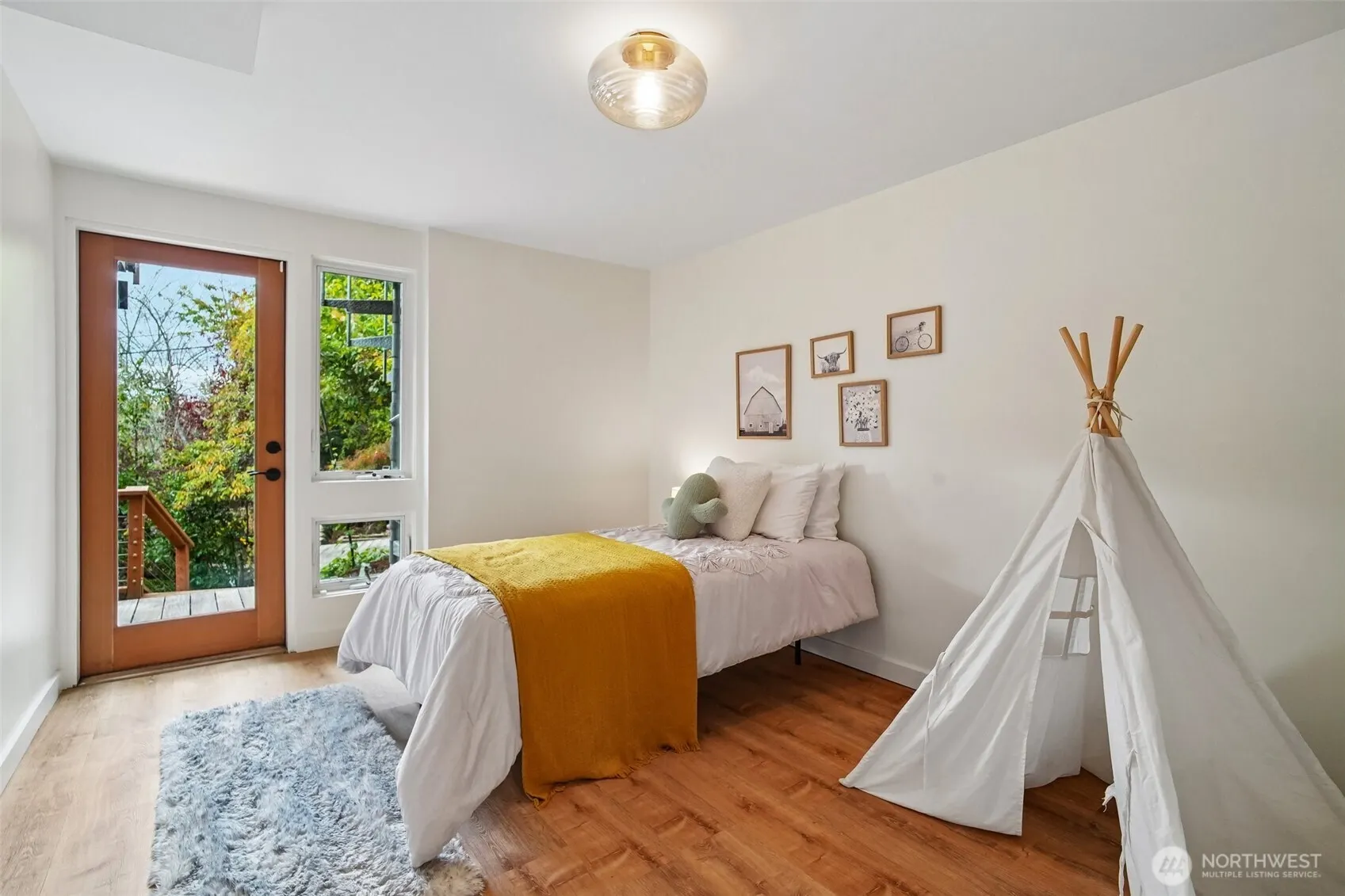 3611 30th Avenue W, Seattle, WA 98199