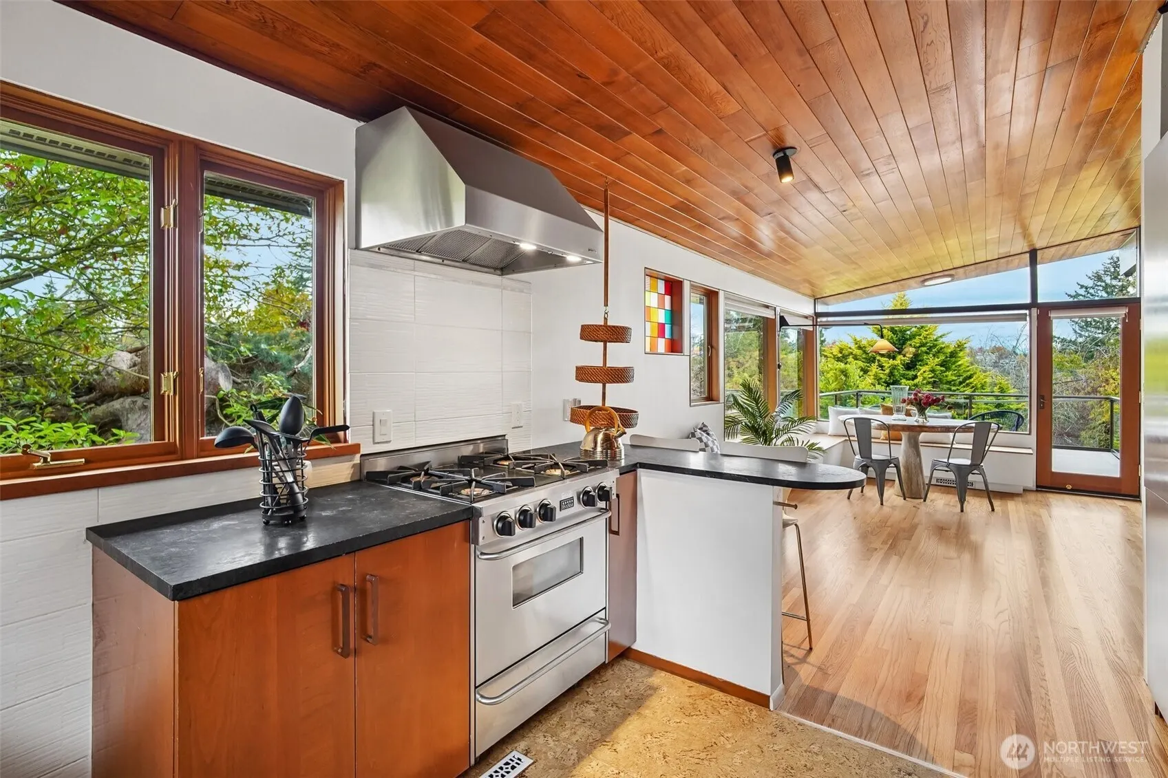 3611 30th Avenue W, Seattle, WA 98199