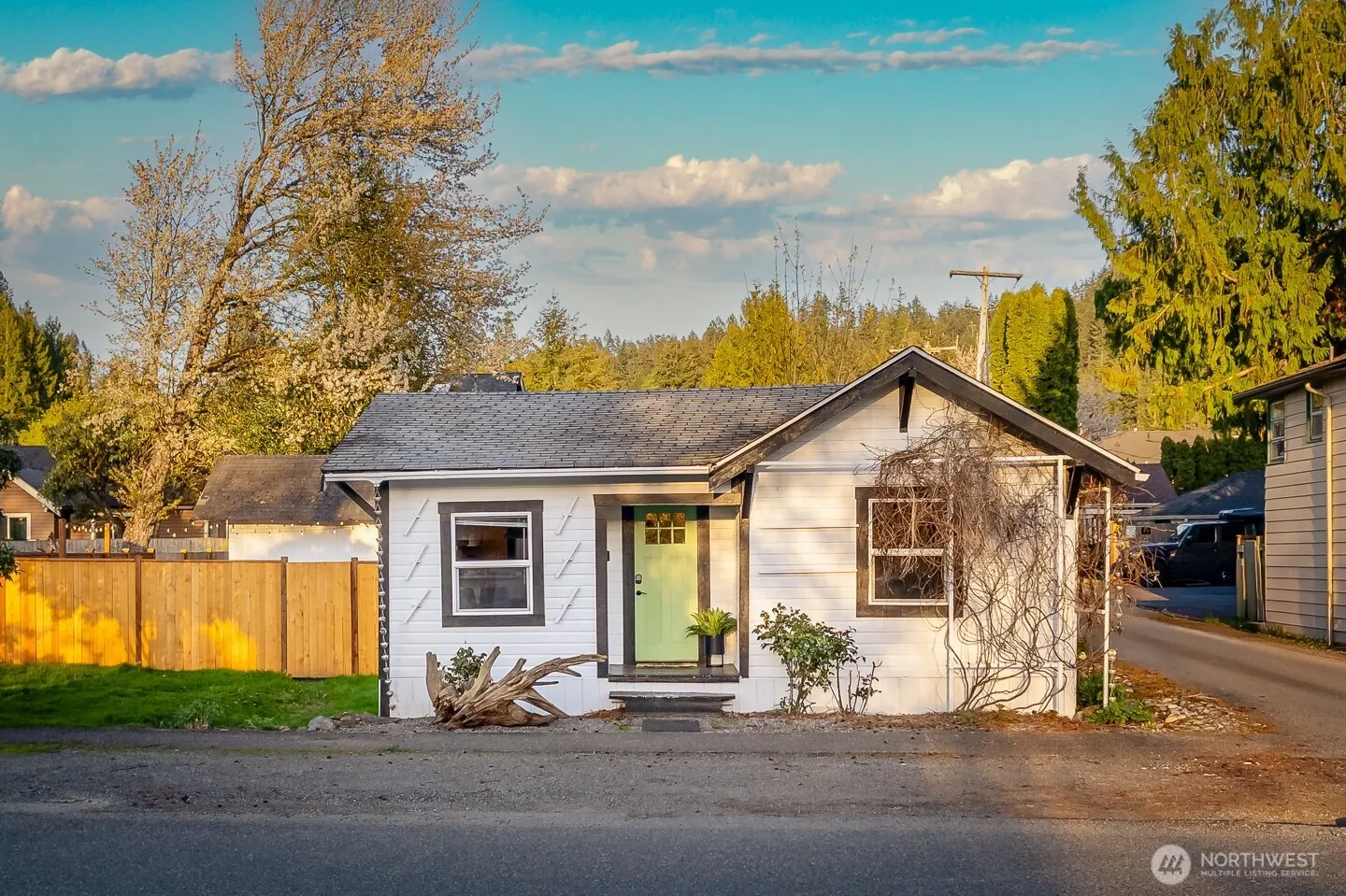 60 2nd Avenue NE, Issaquah, WA 98027
