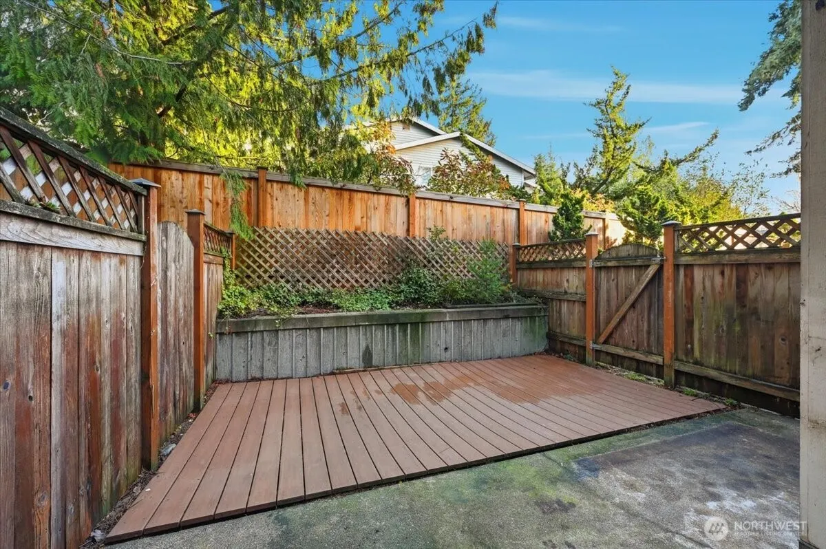 7031 210th Street SW #B, Lynnwood, WA 98036