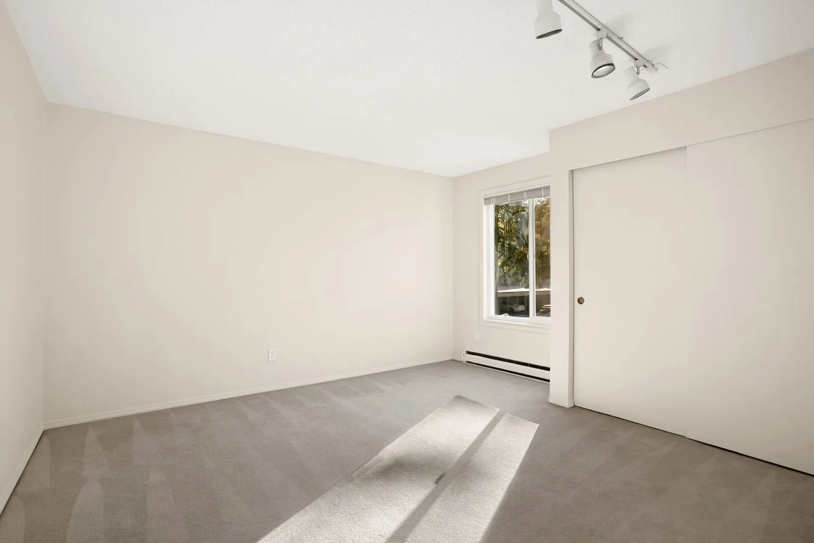 14600 NE 45th Street #D9, Bellevue, WA 98007