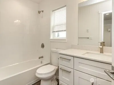 114 E Willis Street , Kent, WA 98032