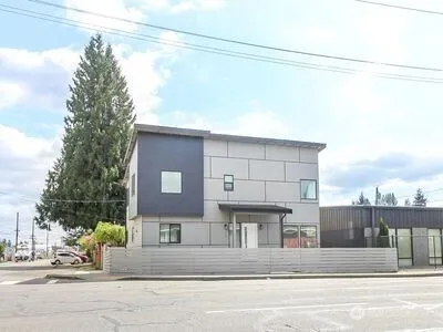 114 E Willis Street , Kent, WA 98032