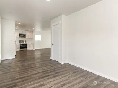 114 E Willis Street , Kent, WA 98032