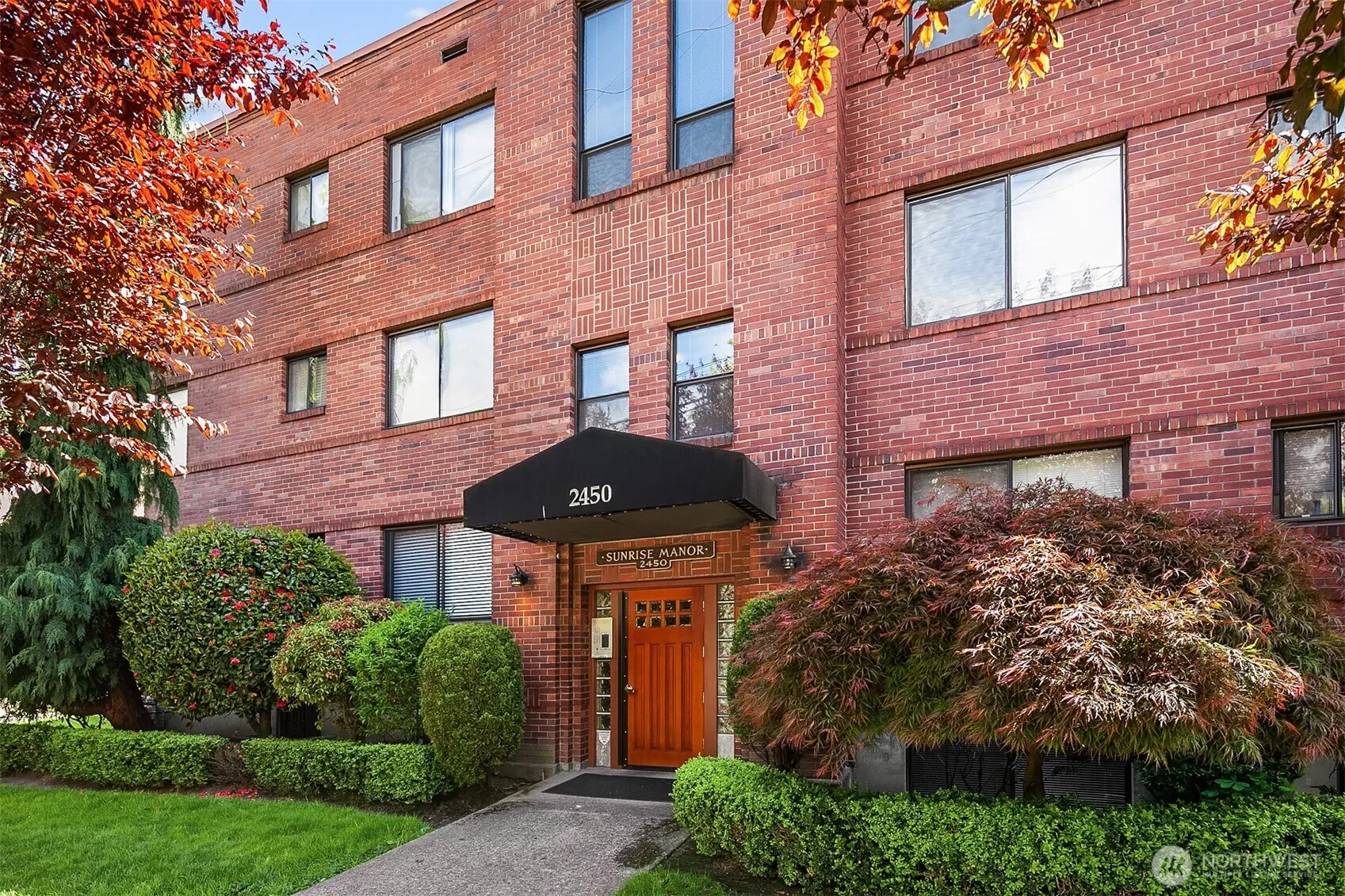 2450 Dexter Avenue N #1, Seattle, WA 98109