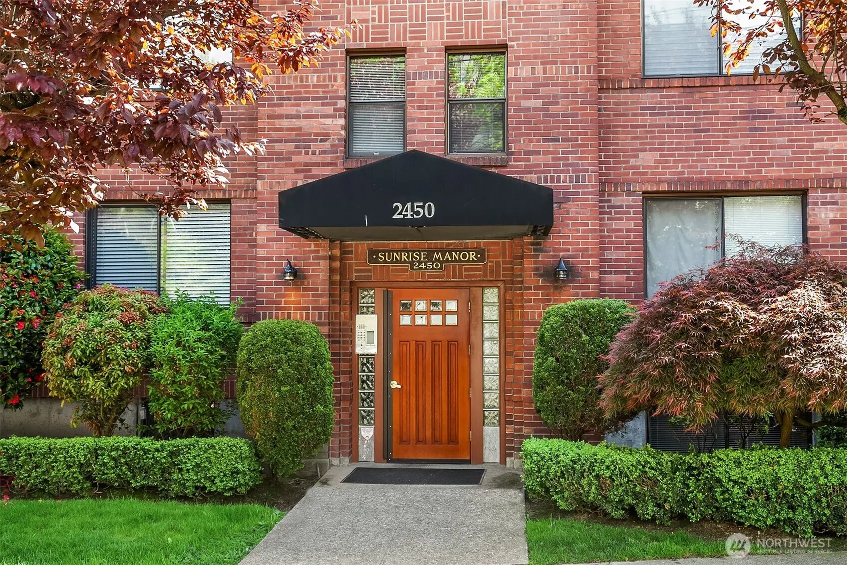 2450 Dexter Avenue N #1, Seattle, WA 98109