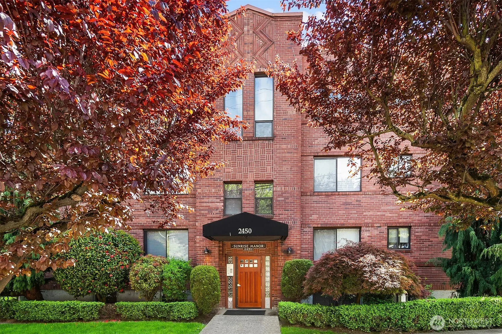 2450 Dexter Avenue N #1, Seattle, WA 98109