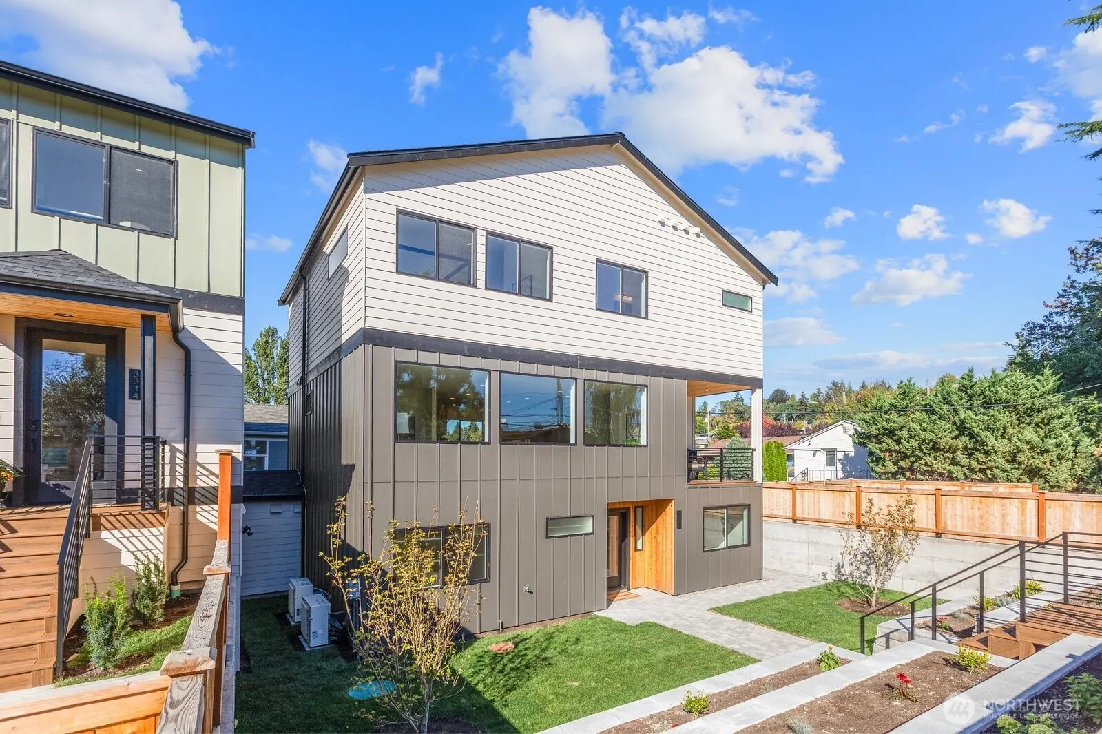 3312 W Dravus Street , Seattle, WA 98199-2615
