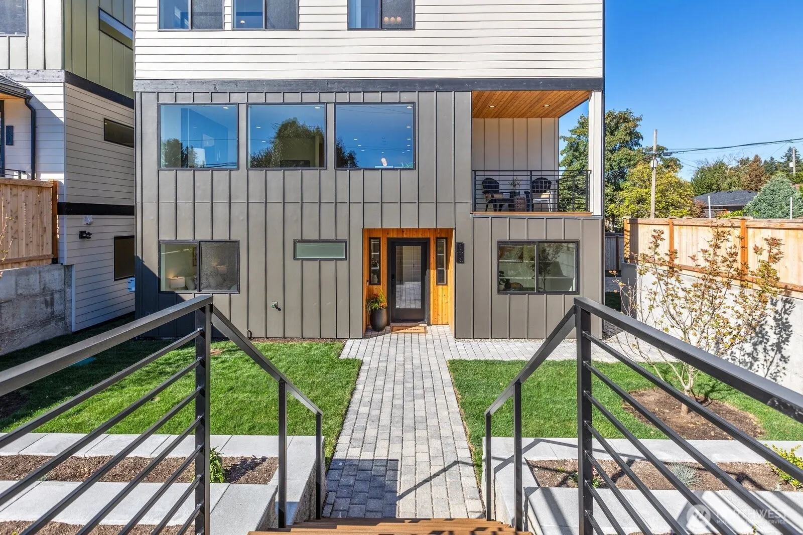 3312 W Dravus Street , Seattle, WA 98199-2615