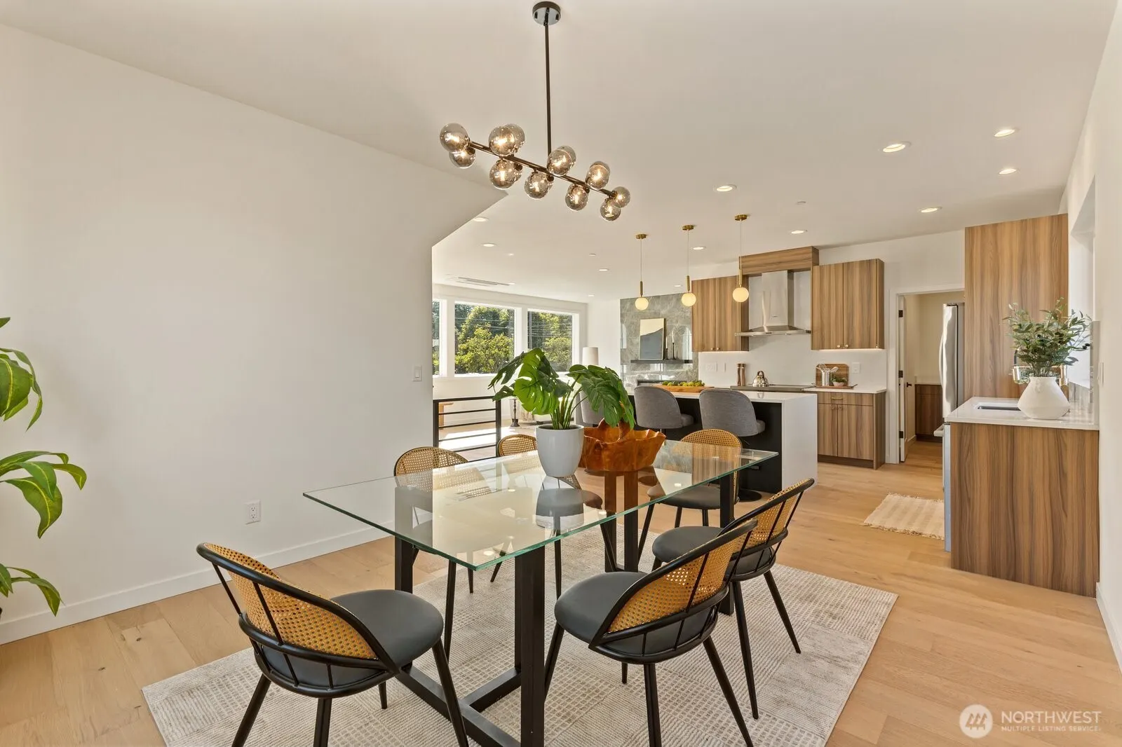 3312 W Dravus Street , Seattle, WA 98199-2615
