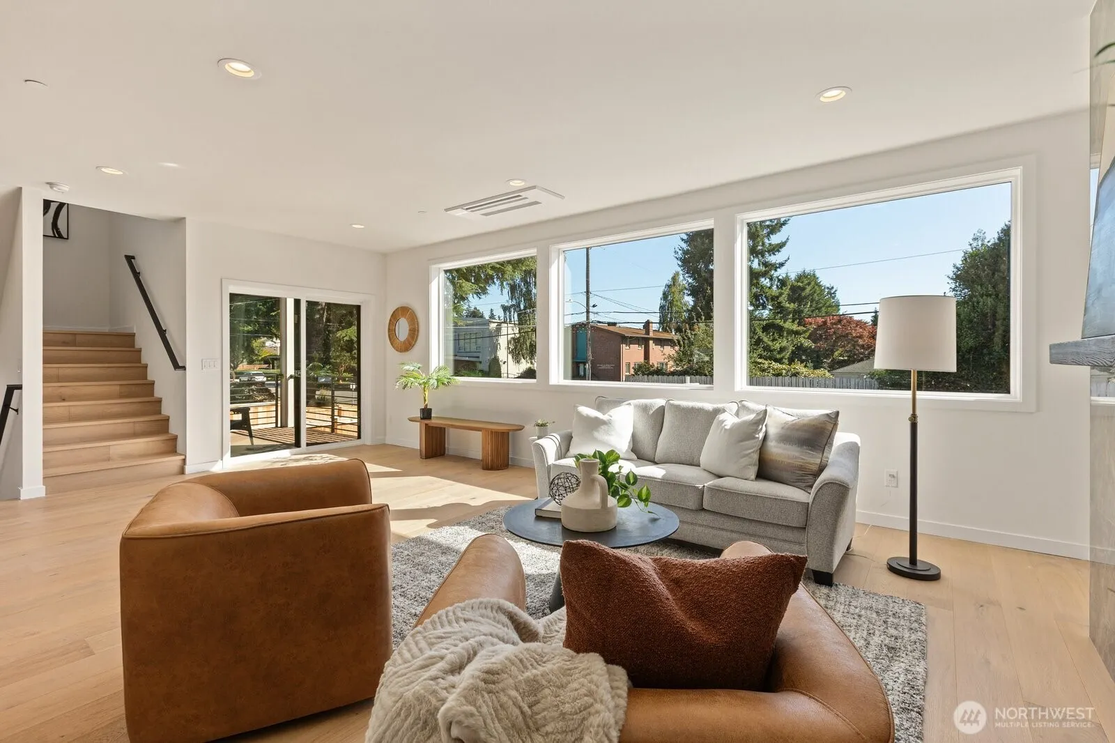 3312 W Dravus Street , Seattle, WA 98199-2615