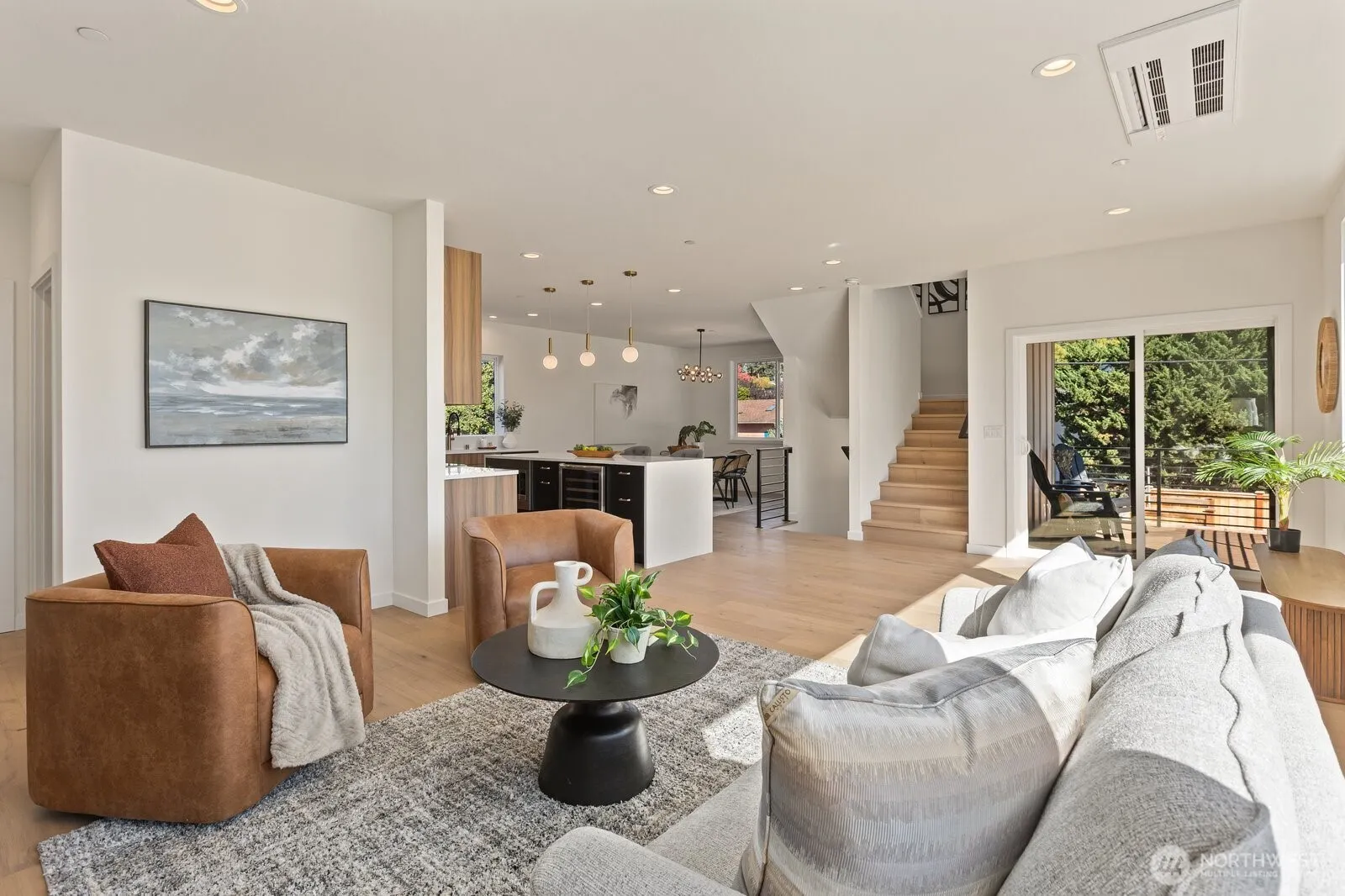 3312 W Dravus Street , Seattle, WA 98199-2615