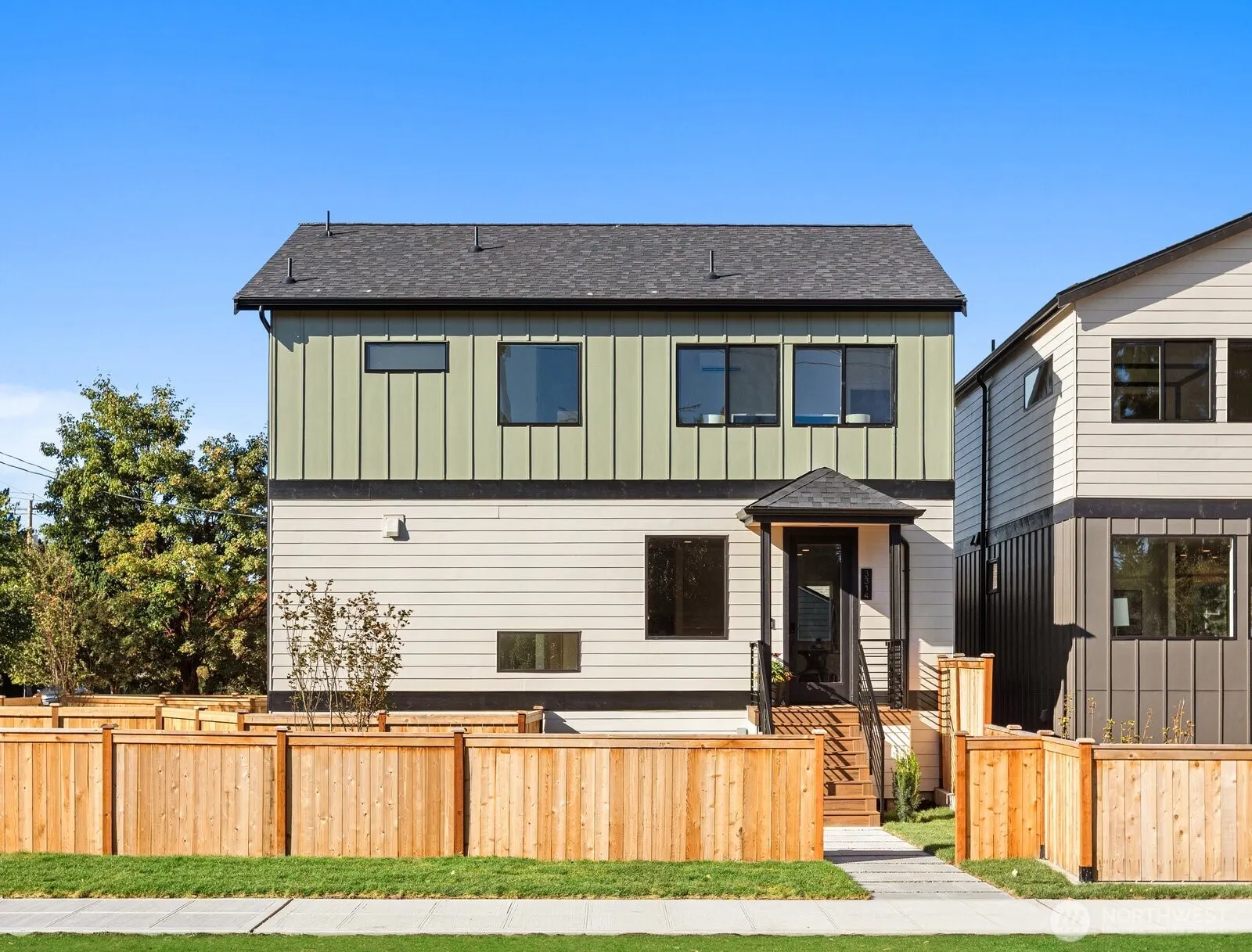 3314 W Dravus Street , Seattle, WA 98199-2615