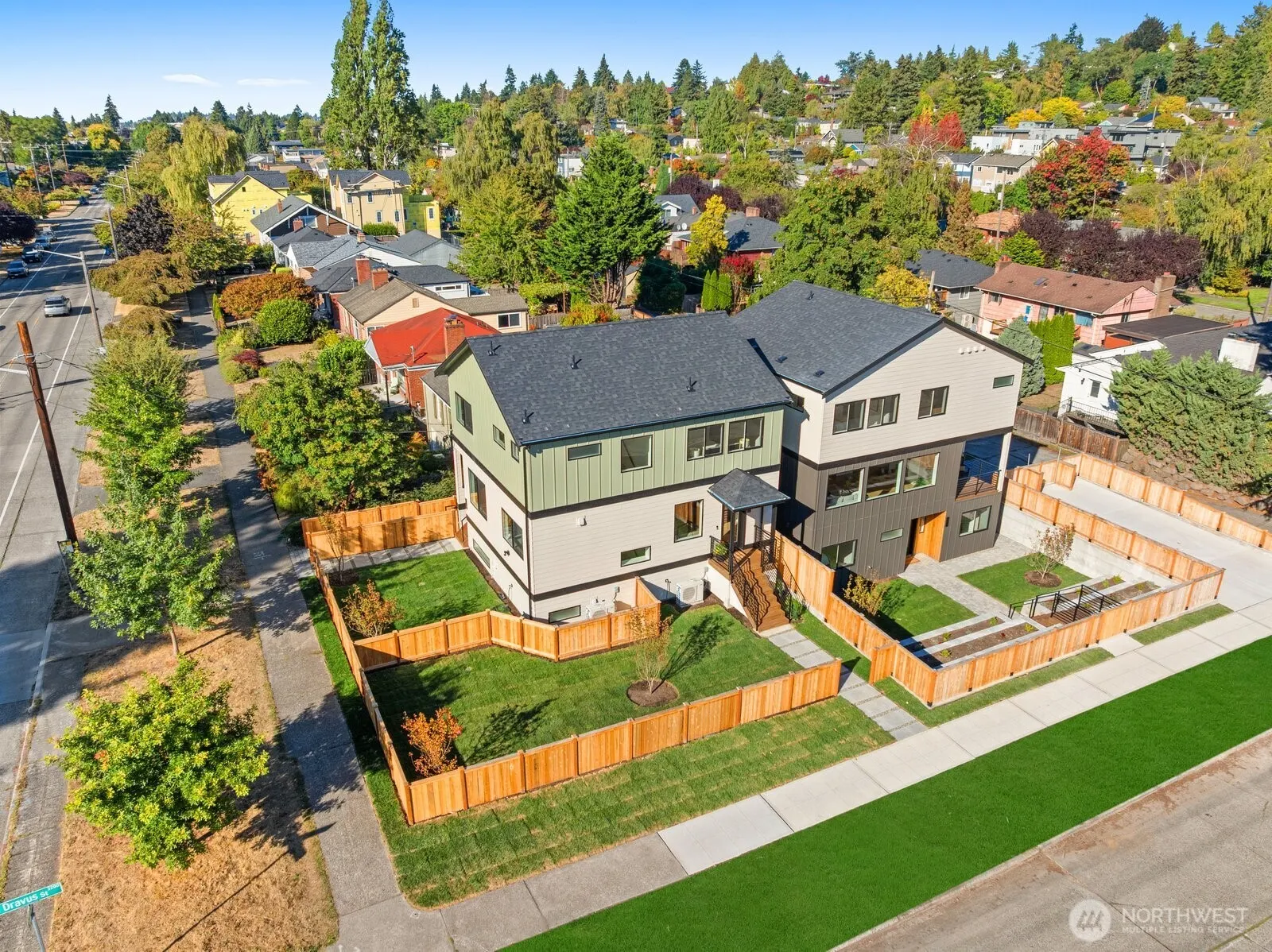 3314 W Dravus Street , Seattle, WA 98199-2615