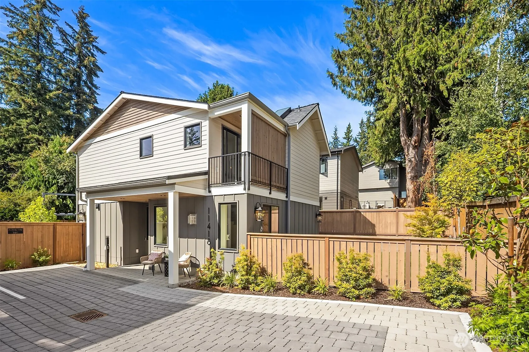 11418 NE 90th Street , Kirkland, WA 98033