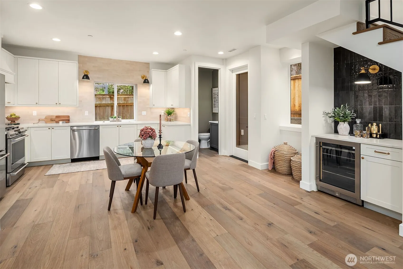 11418 NE 90th Street , Kirkland, WA 98033