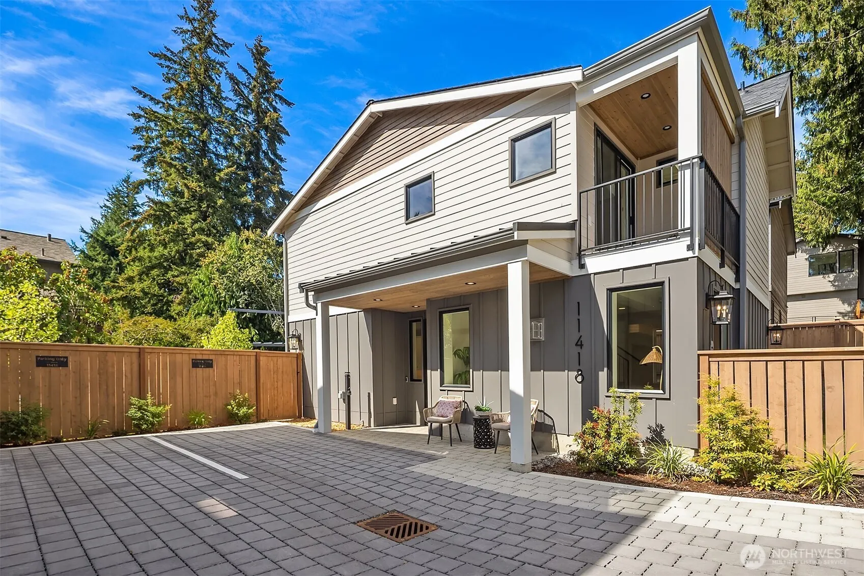 11418 NE 90th Street , Kirkland, WA 98033