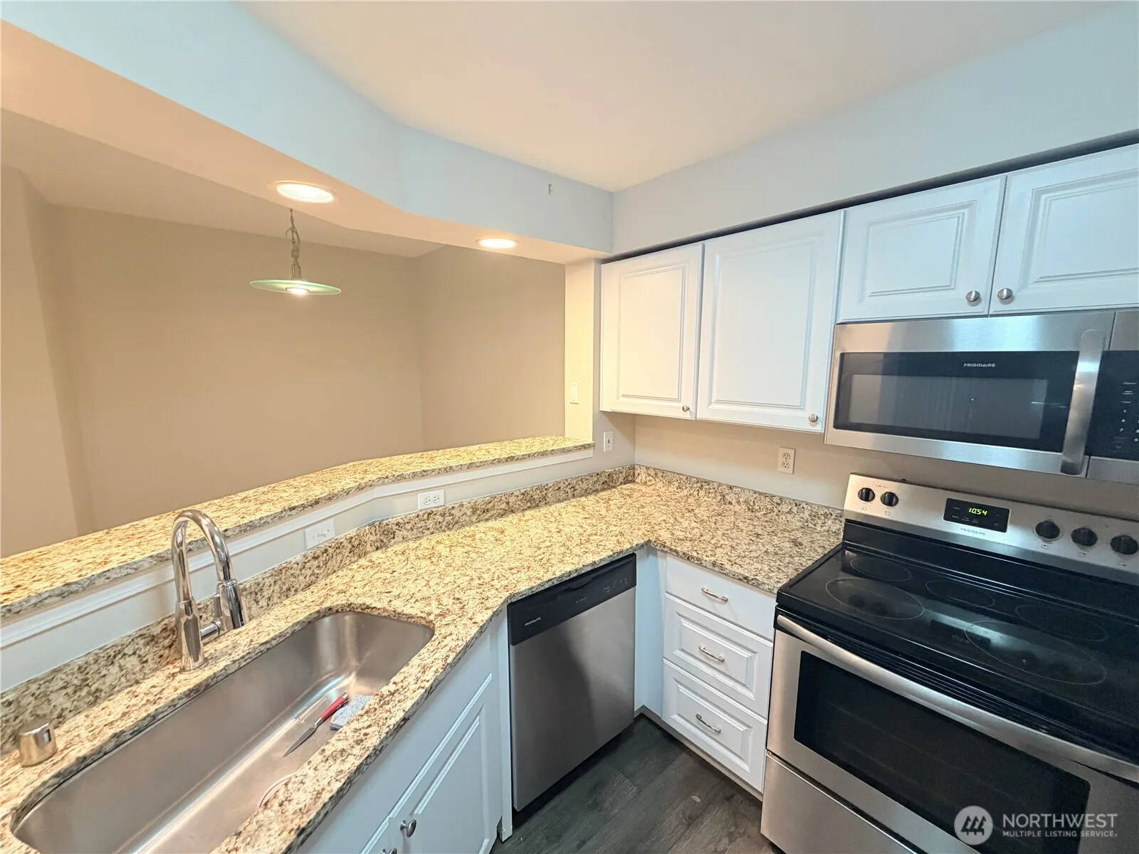15300 112th Avenue NE #B206, Bothell, WA 98011