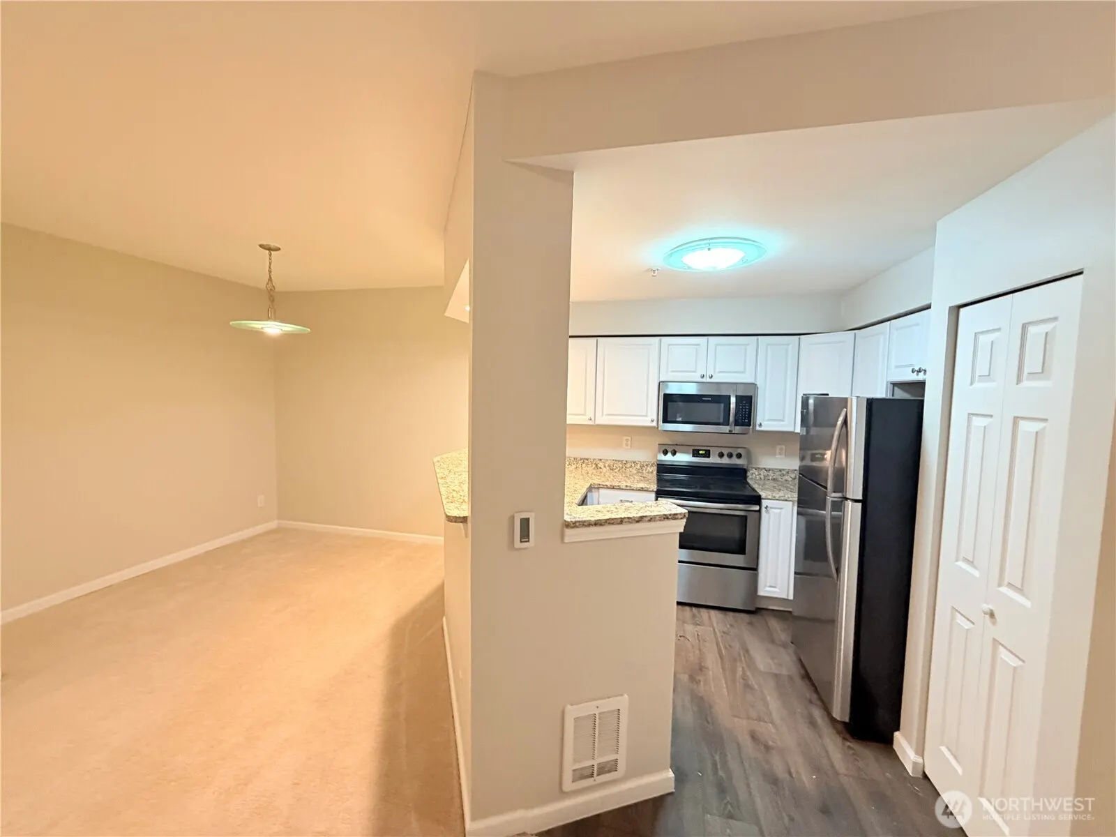 15300 112th Avenue NE #B206, Bothell, WA 98011