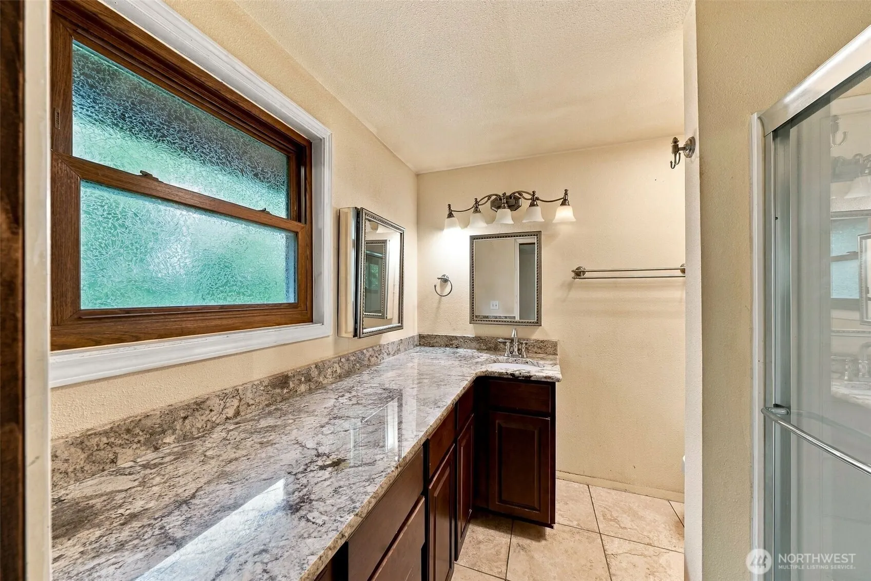 28327 183rd Avenue SE, Kent, WA 98042