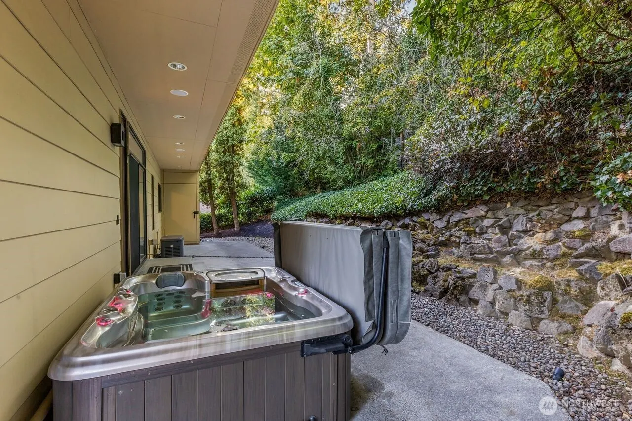 1313 4th Street , Kirkland, WA 98033