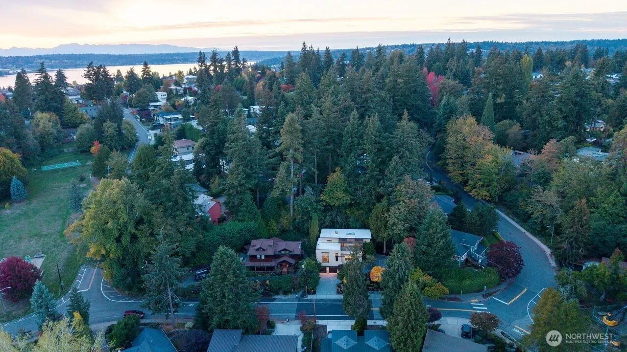 1313 4th Street , Kirkland, WA 98033