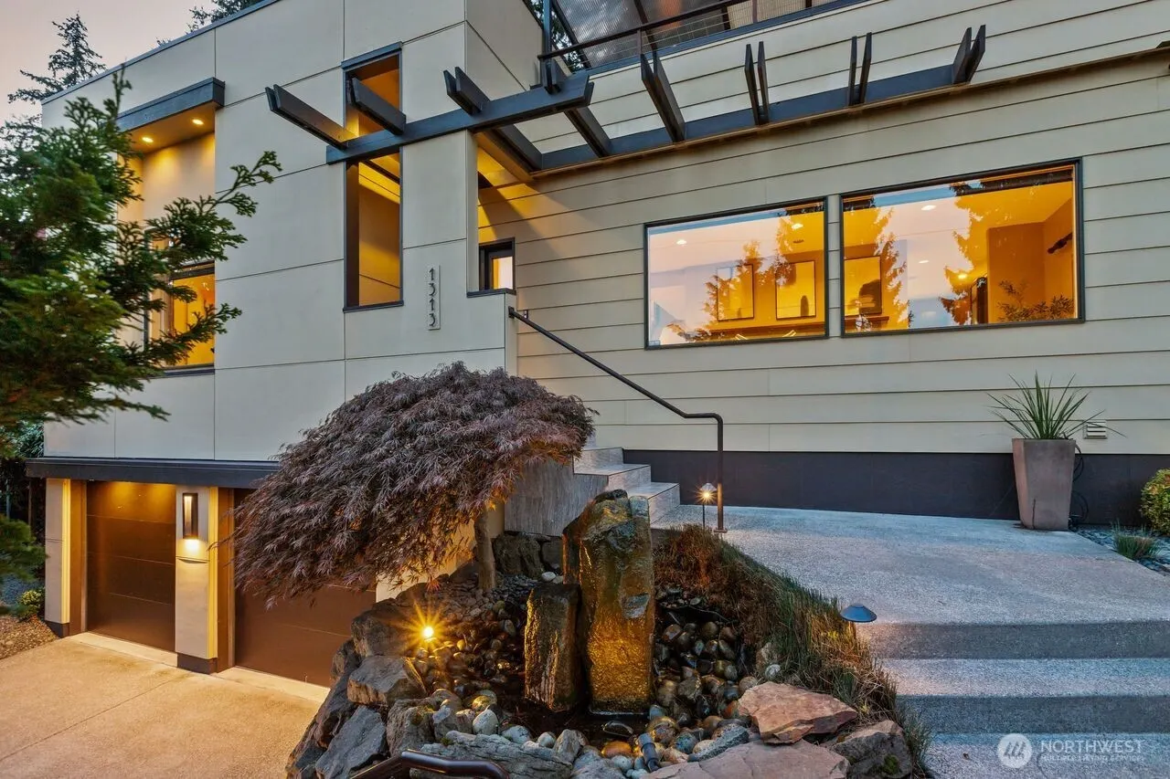 1313 4th Street , Kirkland, WA 98033
