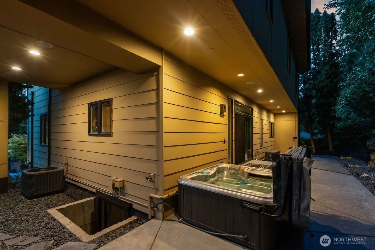 1313 4th Street , Kirkland, WA 98033