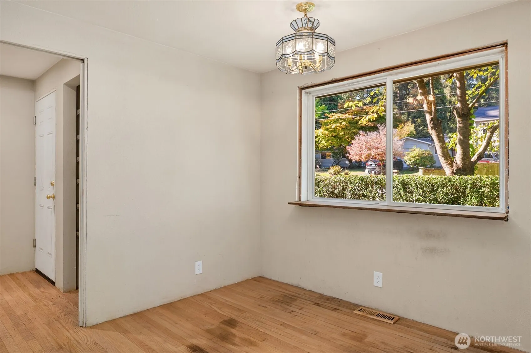 14048 75th Avenue NE, Kirkland, WA 98034