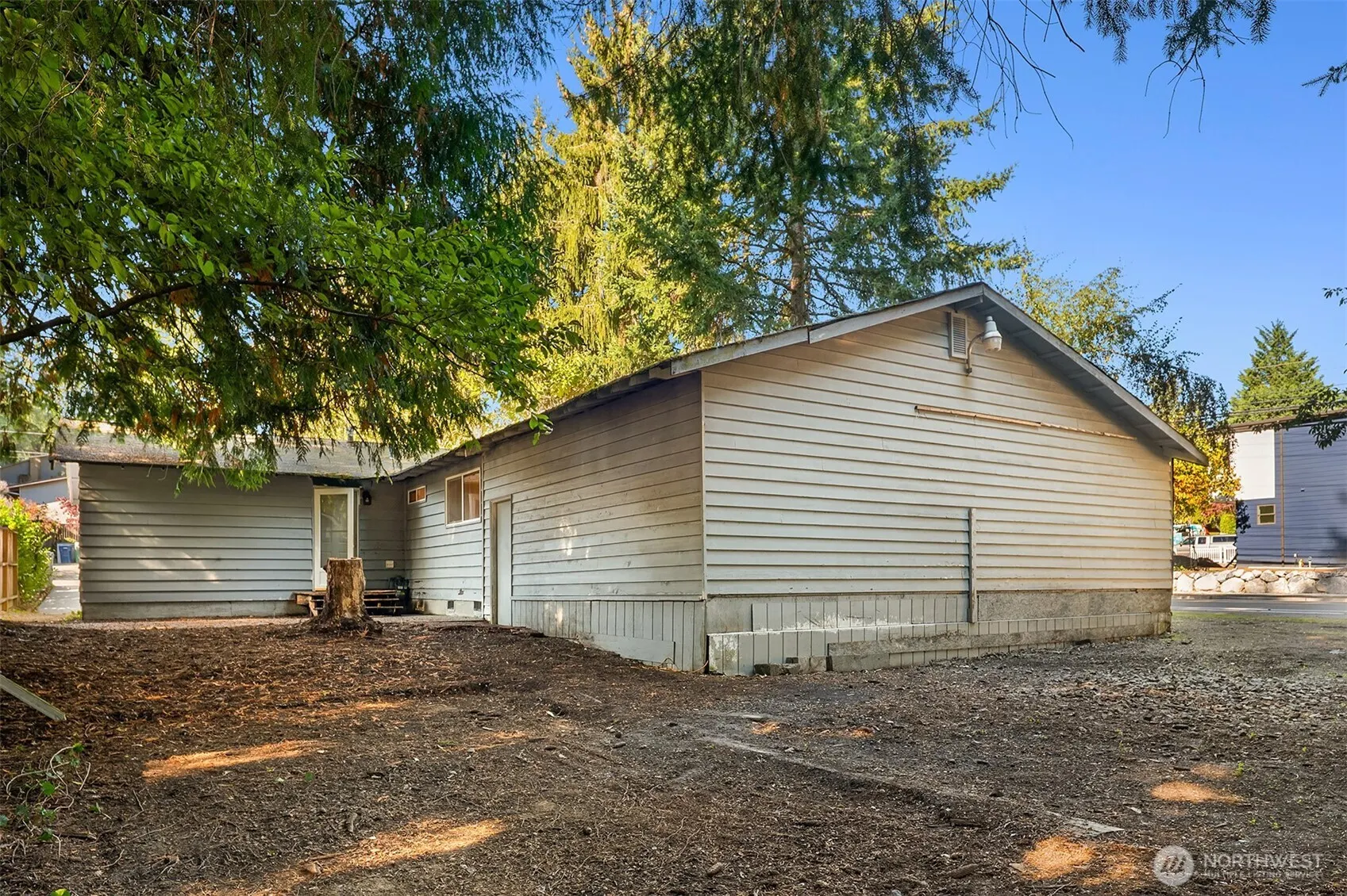 14048 75th Avenue NE, Kirkland, WA 98034