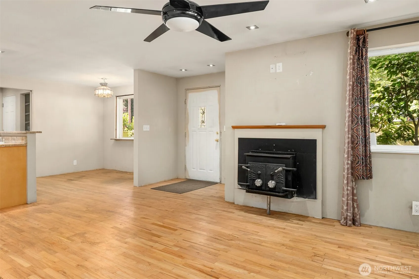 14048 75th Avenue NE, Kirkland, WA 98034