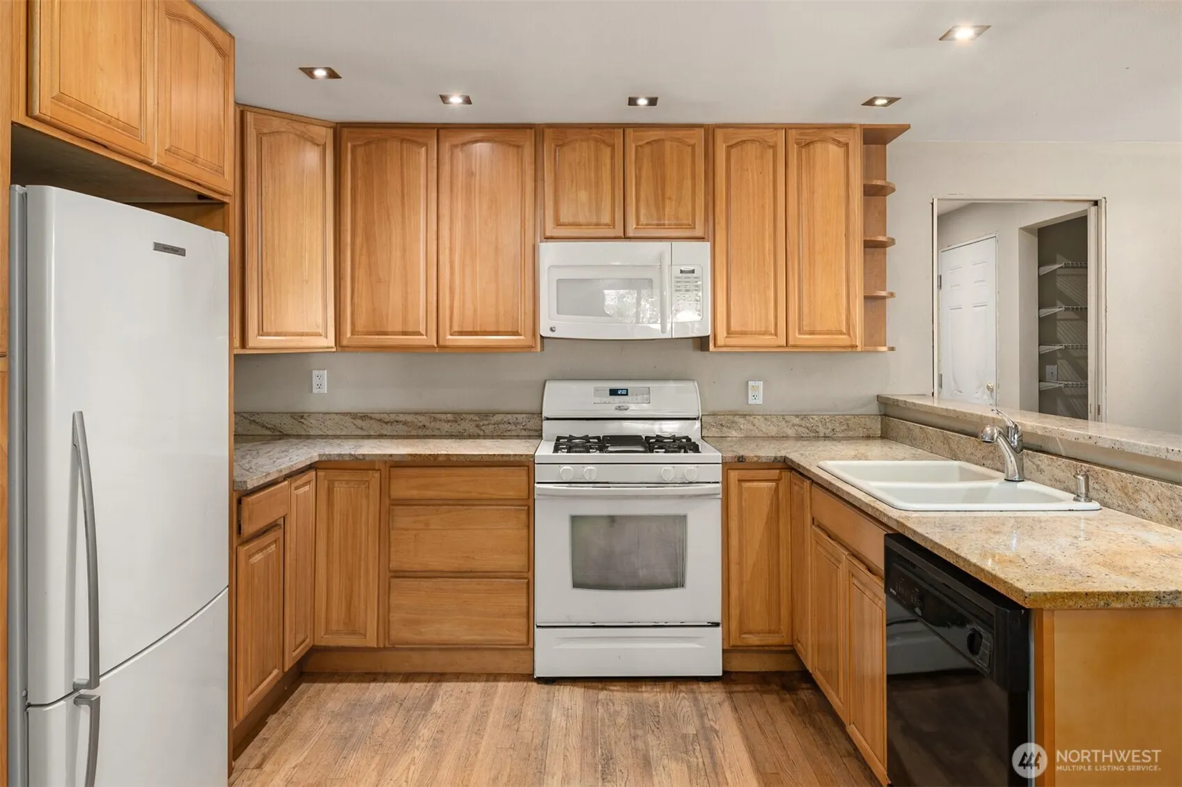 14048 75th Avenue NE, Kirkland, WA 98034