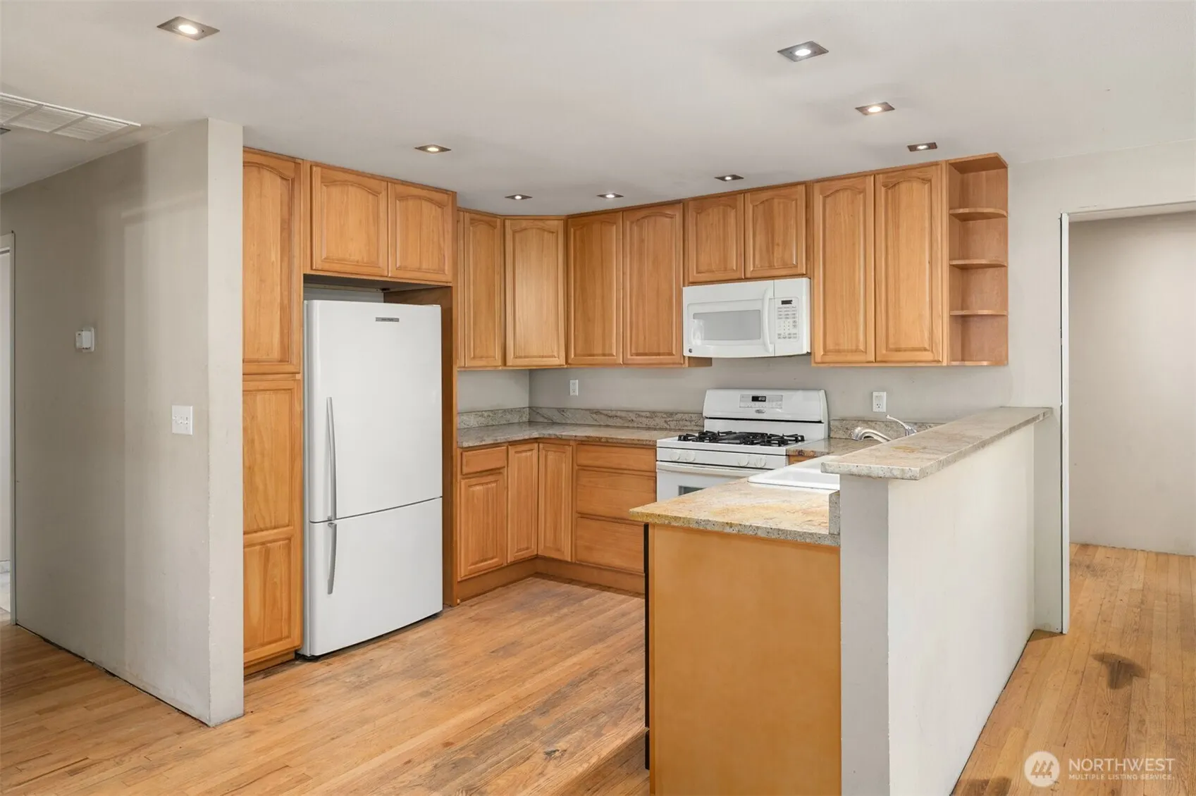 14048 75th Avenue NE, Kirkland, WA 98034