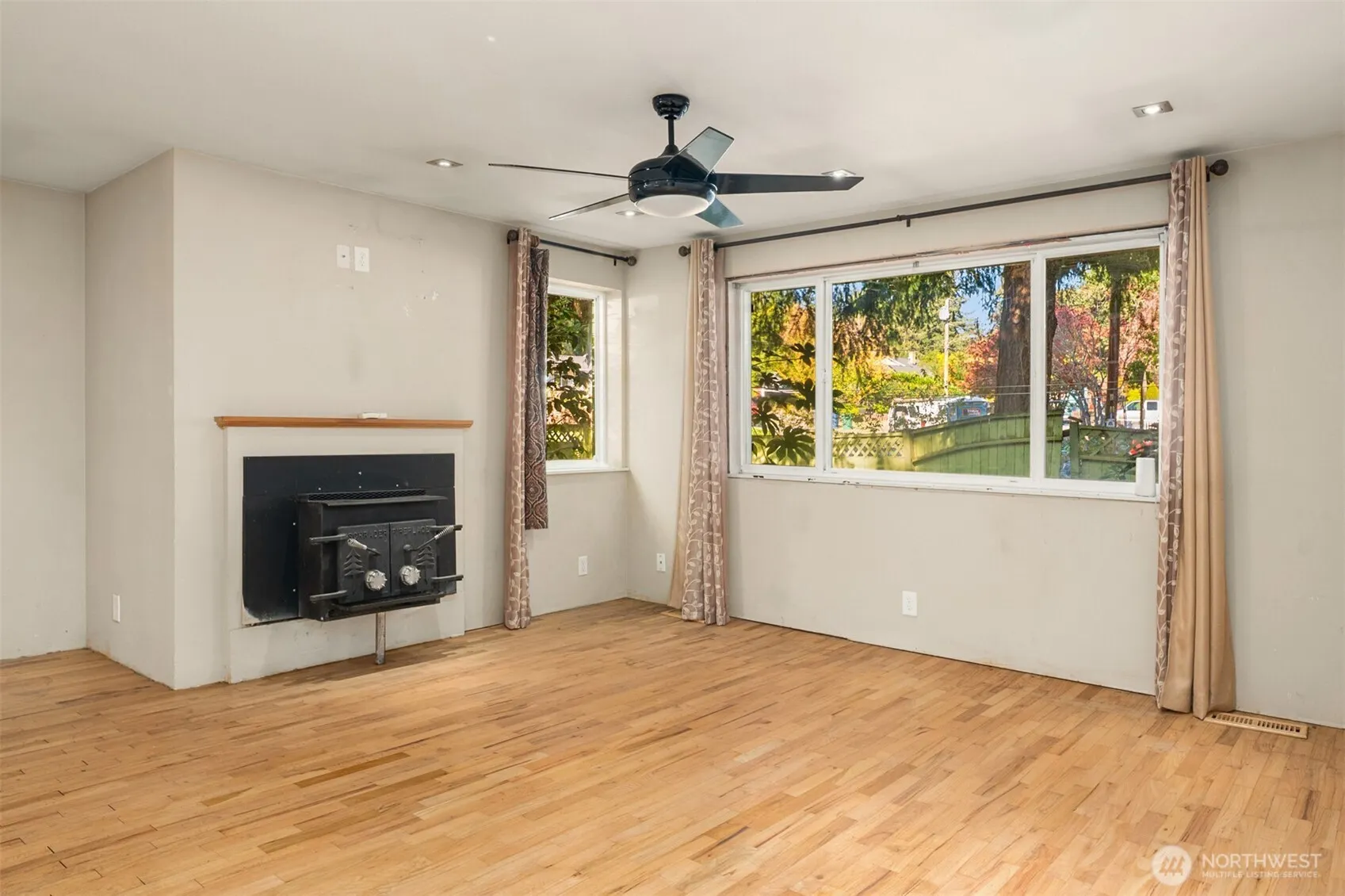 14048 75th Avenue NE, Kirkland, WA 98034